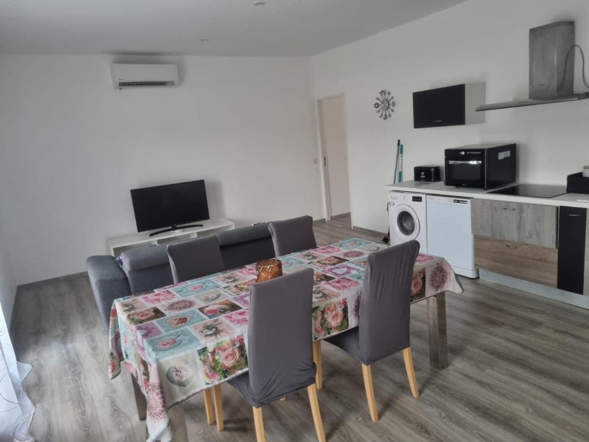 Appartement Sejour , Cure Cransac Au 1Er Etage 2 Nuits Minimum Luaran gambar